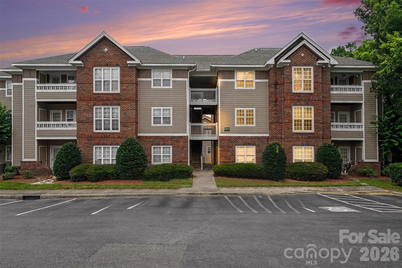 9849 Campus Walk Ln. #D, Charlotte, NC 28262