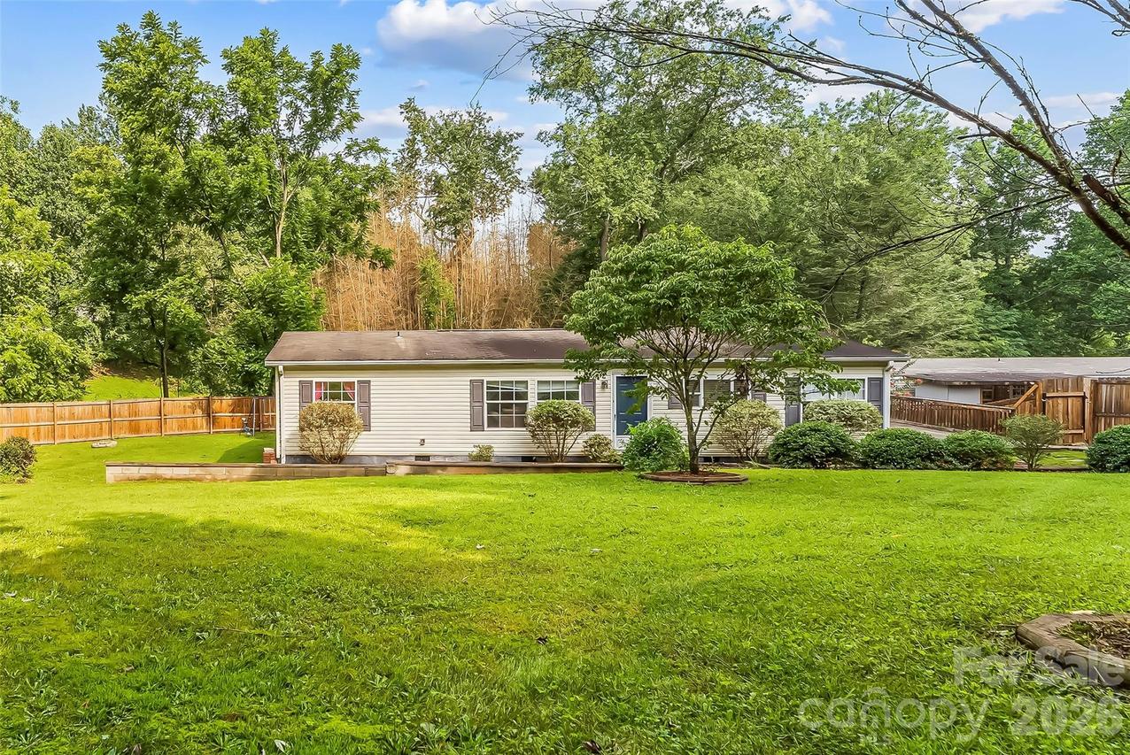 19 Brandon Ln., Weaverville, NC 28787