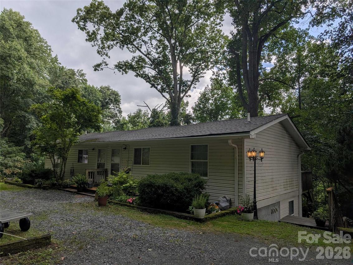 268 Cloudrise Ln., Banner Elk, NC 28604