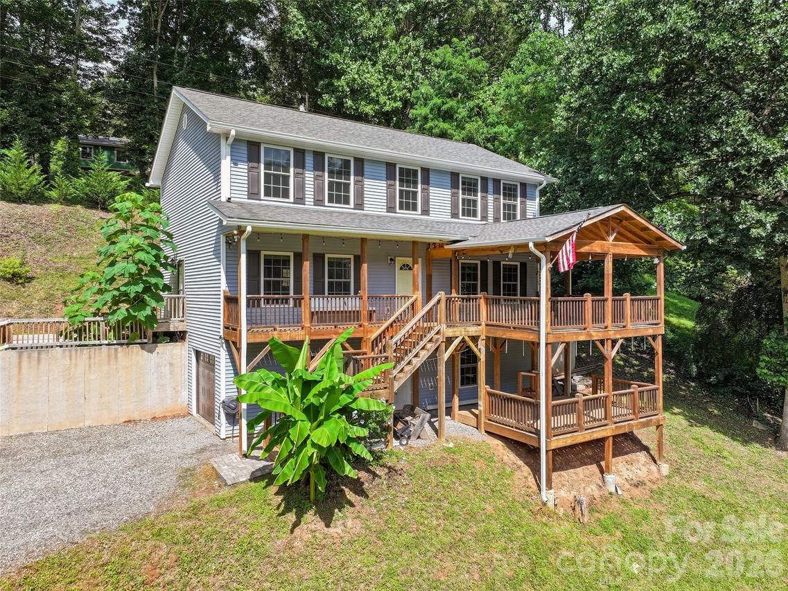 133 Shadow Oak Ln., Clyde, NC 28721