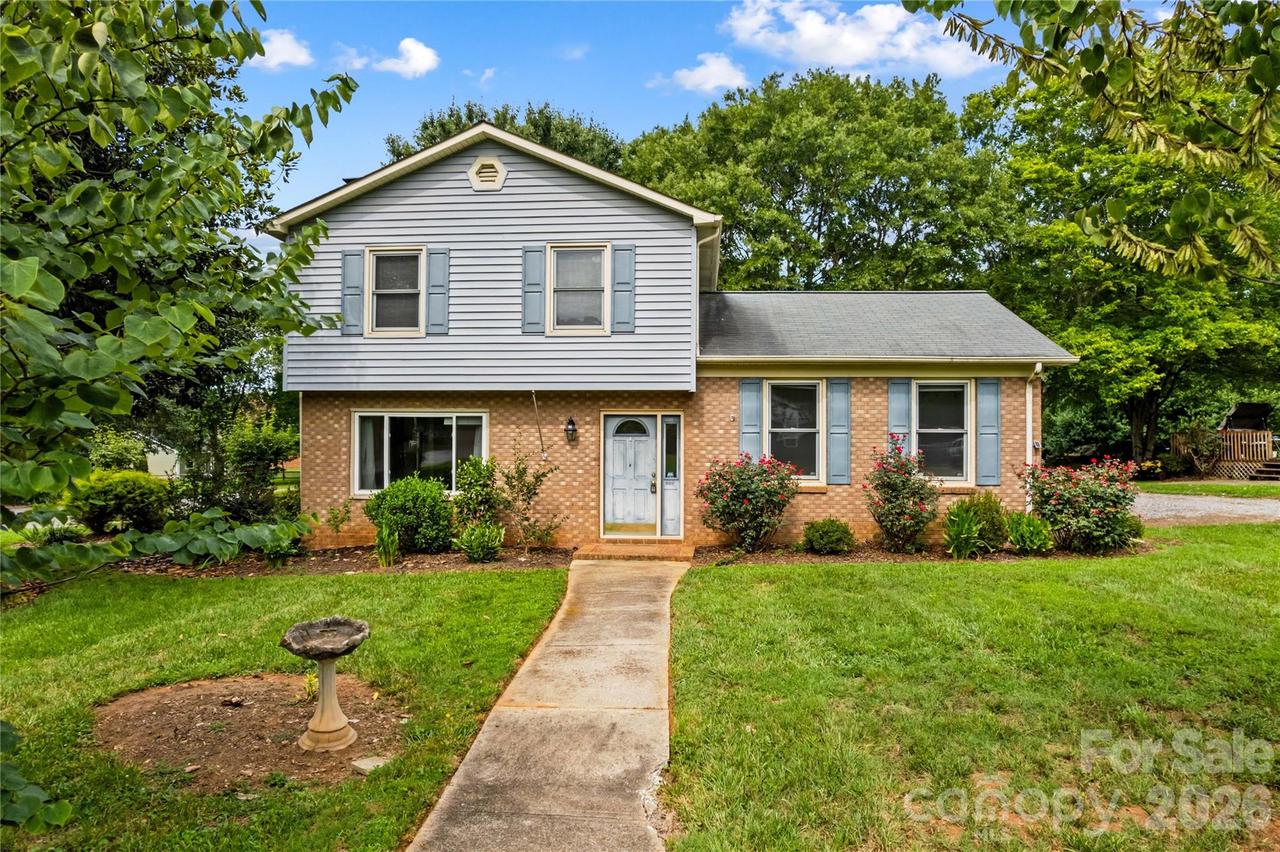 603 Colonial Dr., Statesville, NC 28625