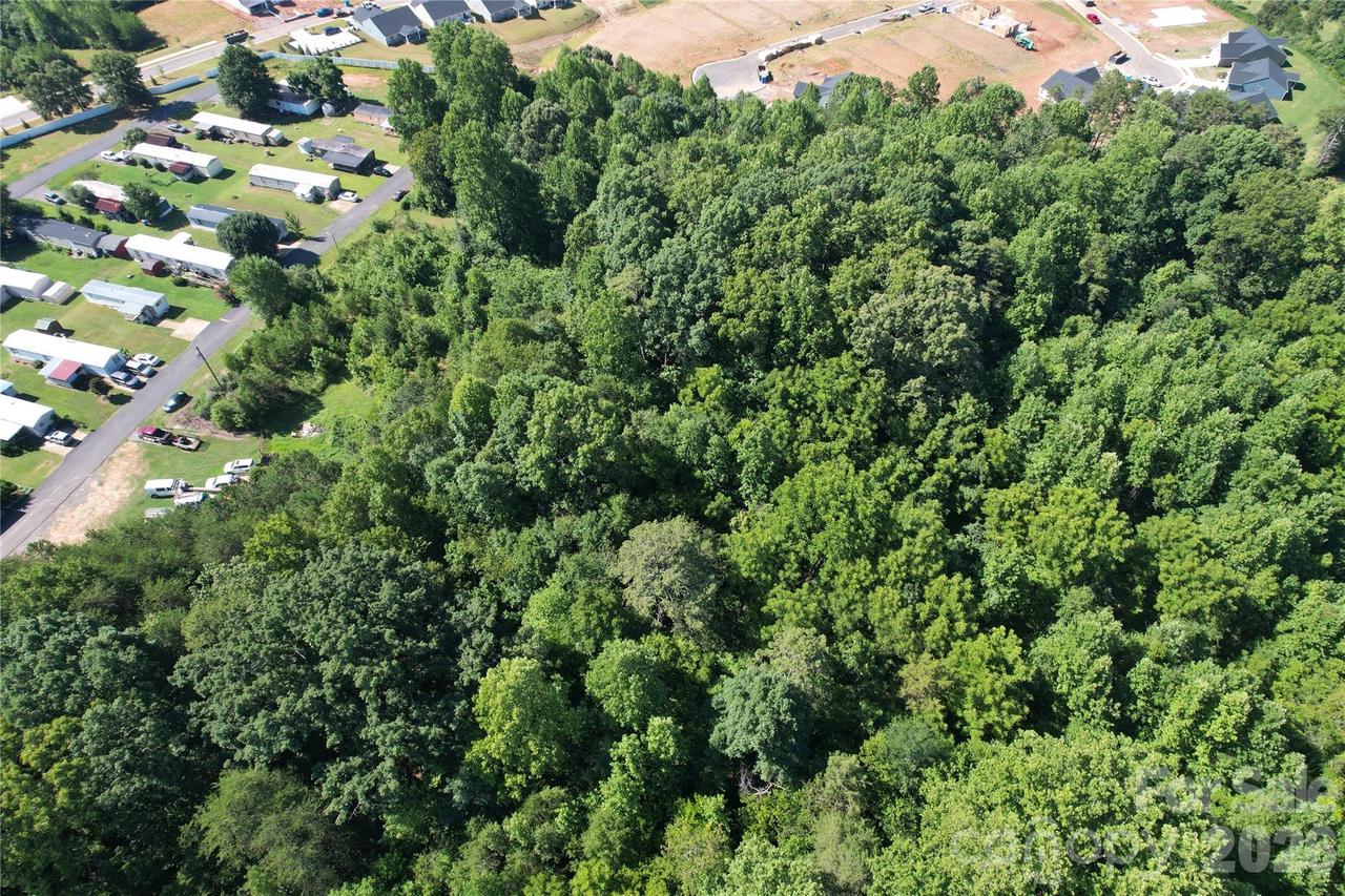00 Short Rd., Hickory, NC 28602