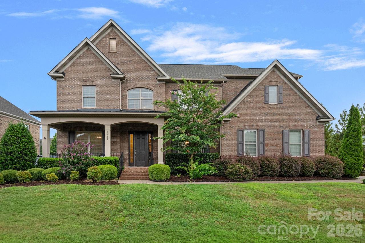 8211 Caesars Head Dr., Waxhaw, NC 28173