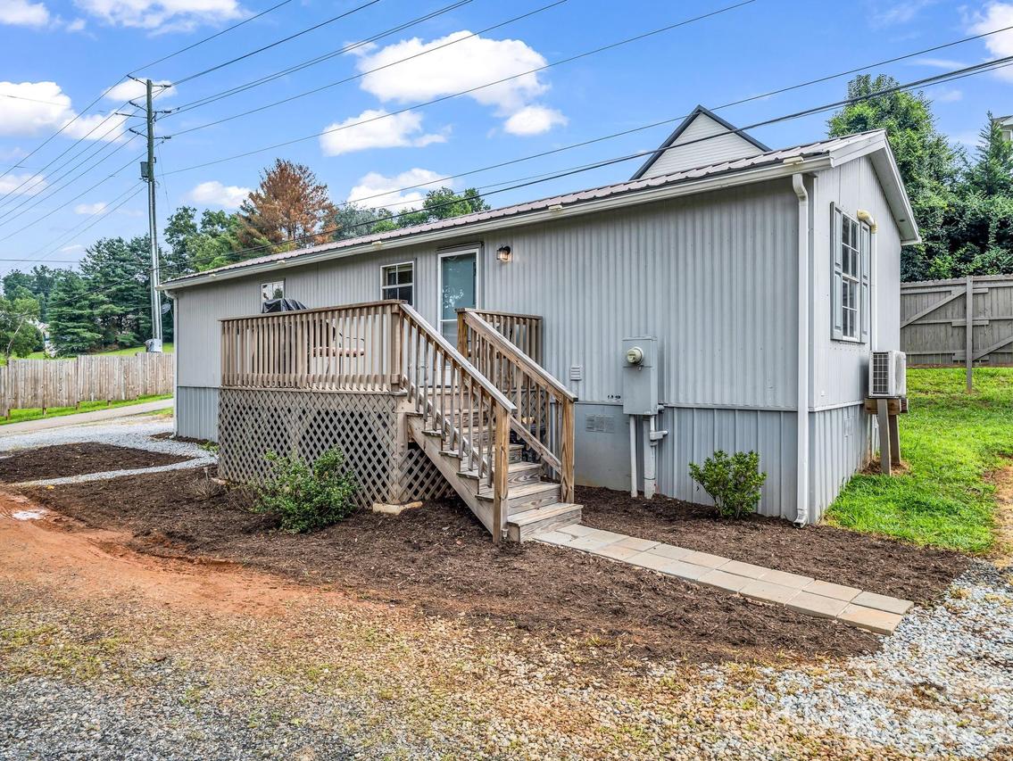 144 Clayton Rd., Arden, NC 28704