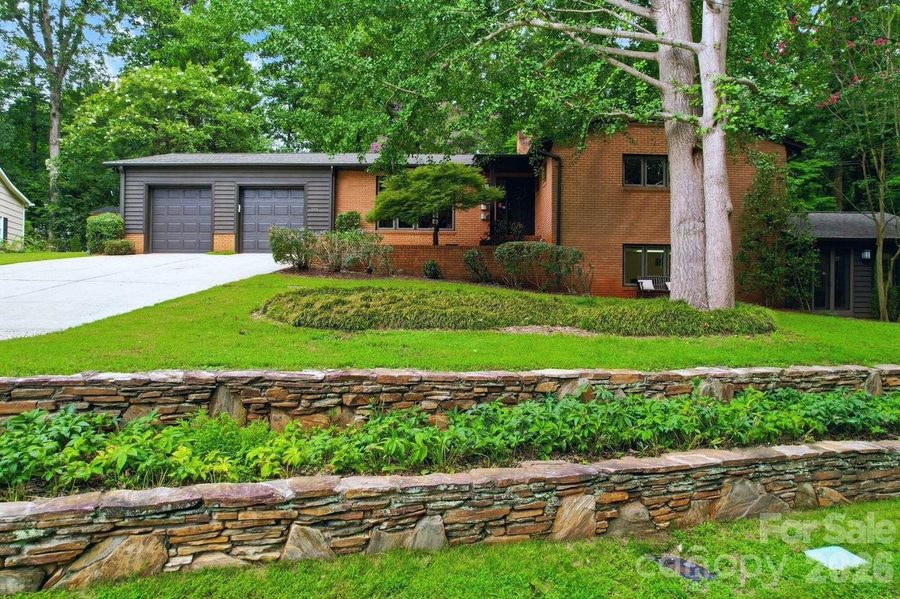 515 Dogwood Ln., Belmont, NC 28012