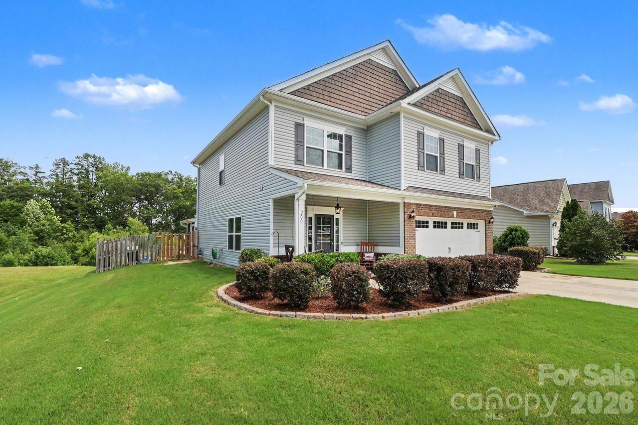 200 Stowe Creek Ln., Mount Holly, NC 28120