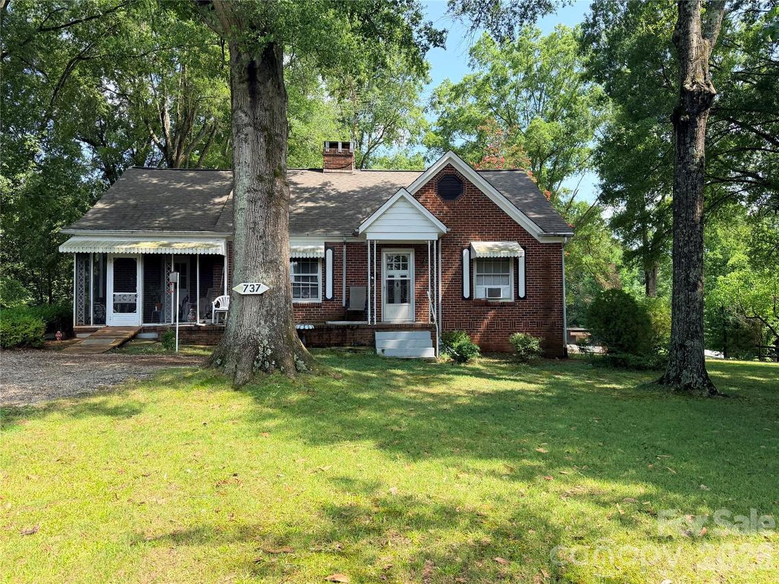 737 W C St., Newton, NC 28658