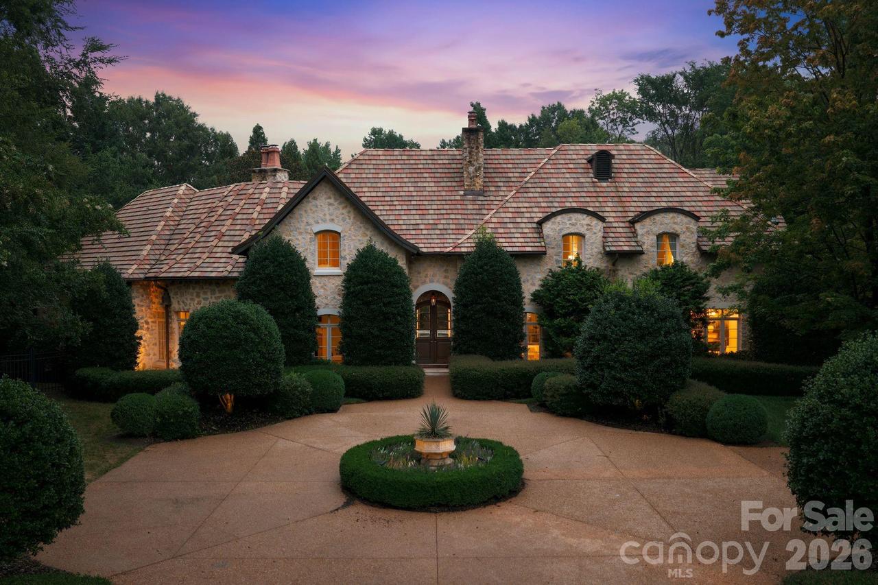 4231 Fox Brook Ln., Charlotte, NC 28211