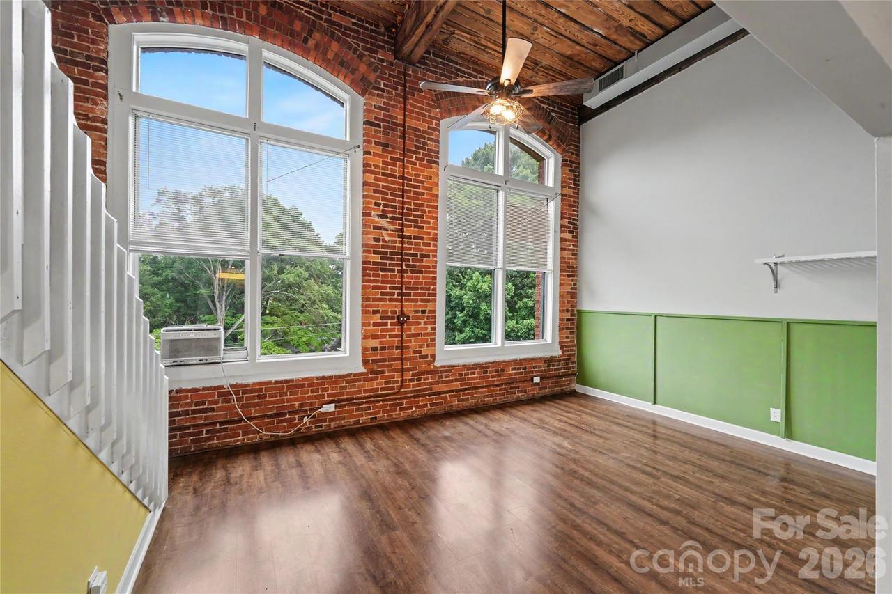 201 S Hoskins Rd. #316, Charlotte, NC 28208