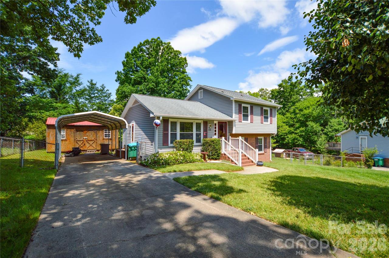 518 Vinecrest Dr., Matthews, NC 28105