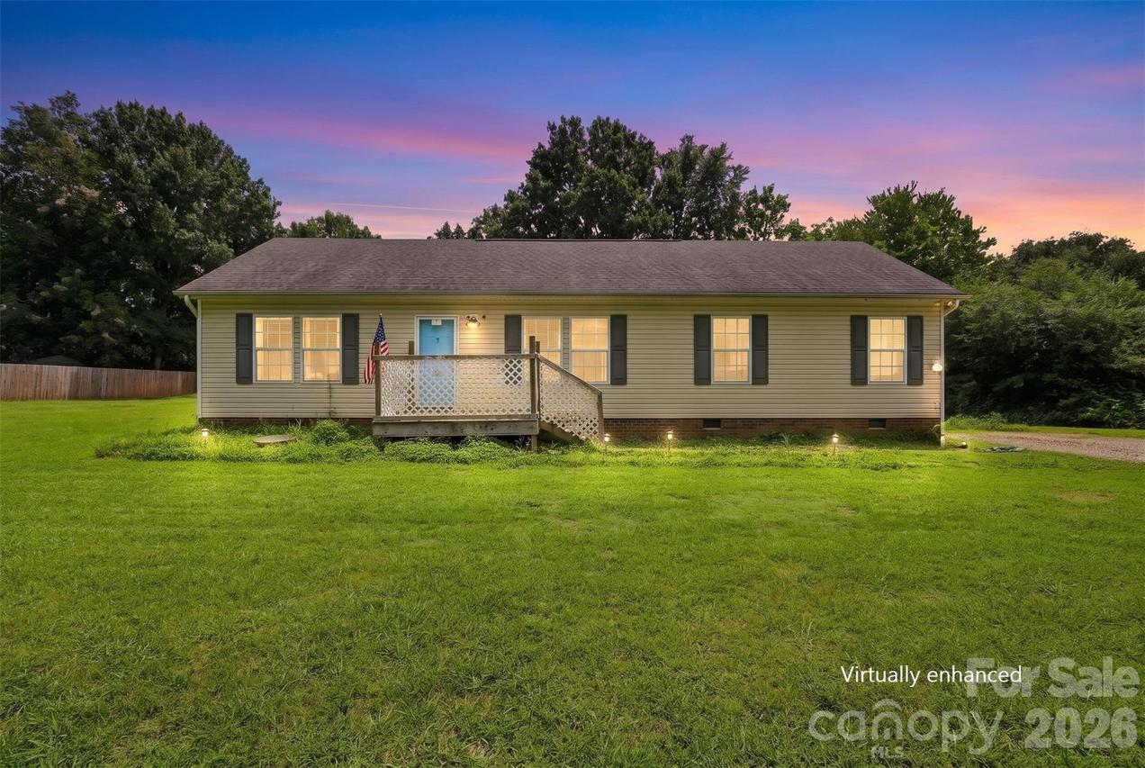 121 Pine State Rd., Troutman, NC 28166