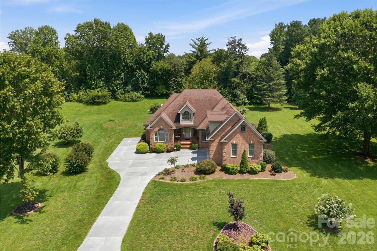260 Baymount Dr., Statesville, NC 28625