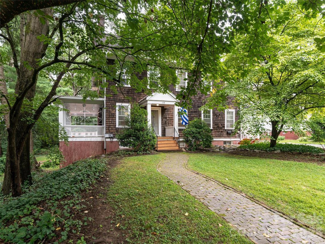 174 Pearson Dr., Asheville, NC 28801