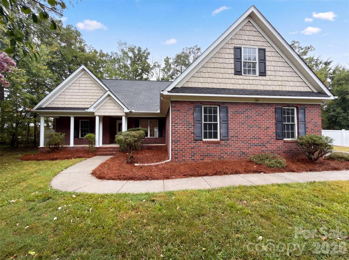 2037 Olde Towne Dr., Monroe, NC 28110