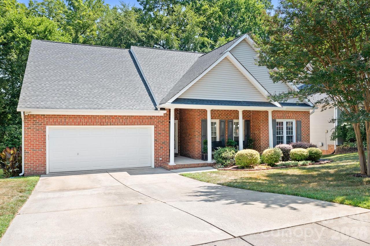 17324 Cambridge Grove Dr., Huntersville, NC 28078