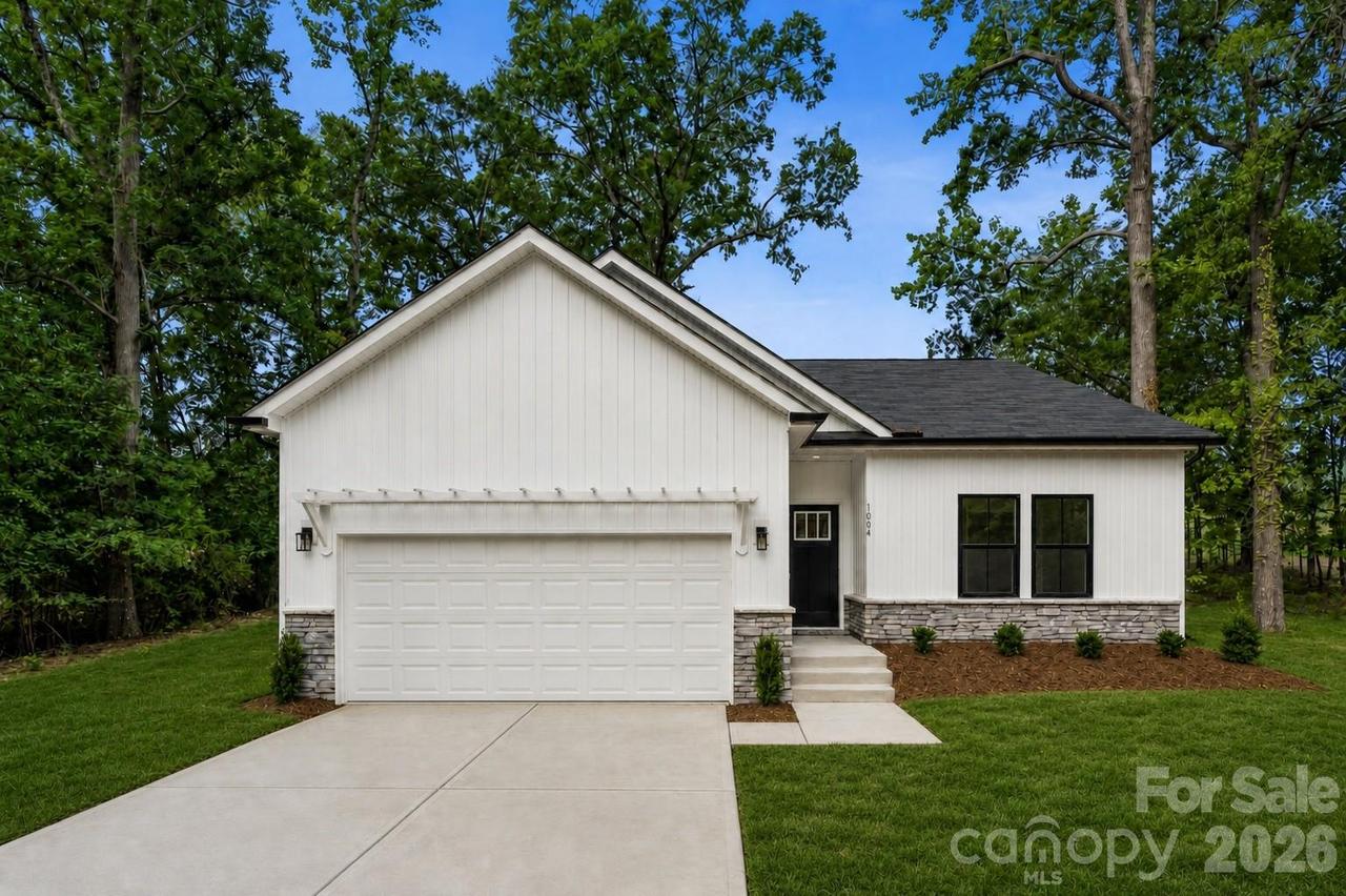 1004 Oak Hill Dr., Monroe, NC 28112