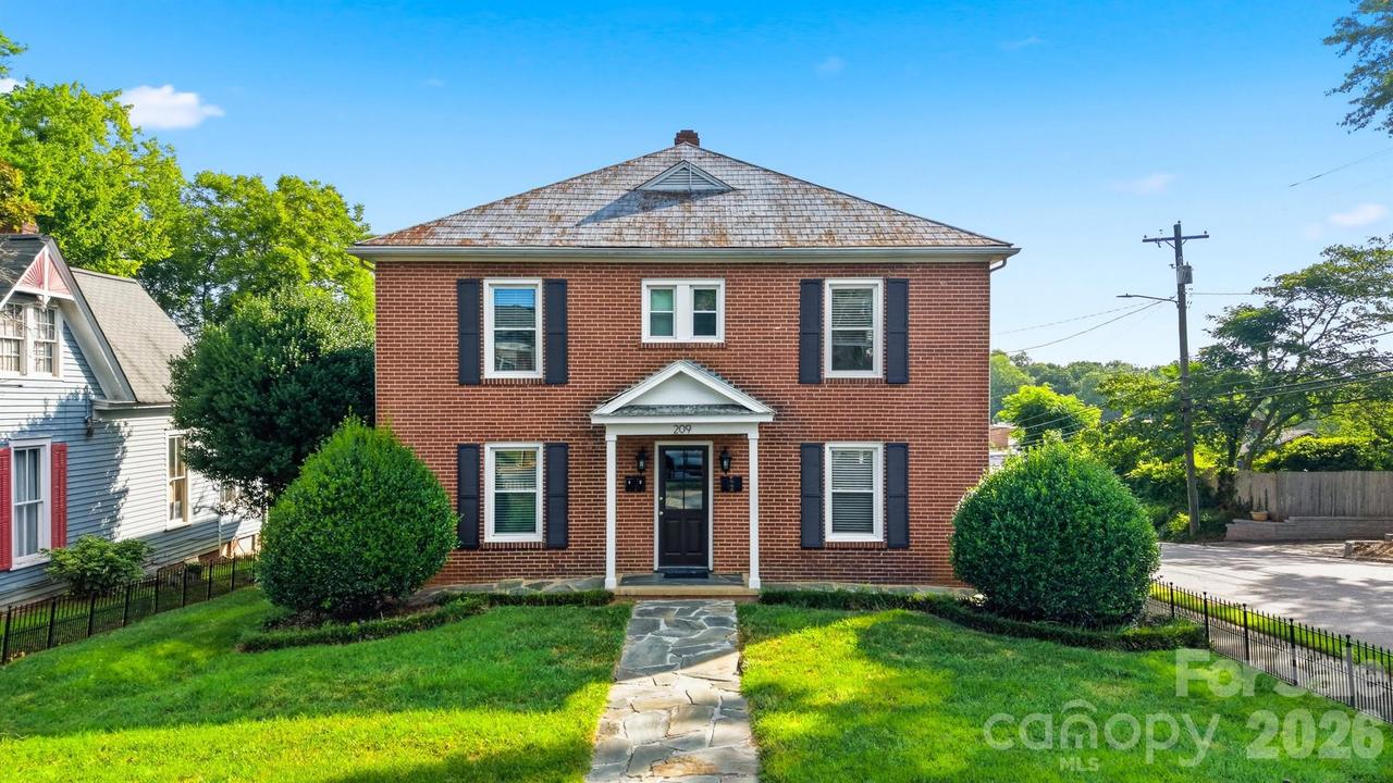 209 S King St., Morganton, NC 28655