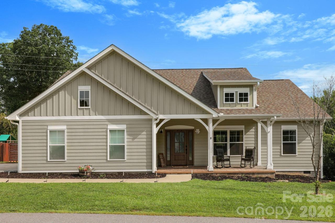 8 Vedder Way, Swannanoa, NC 28778