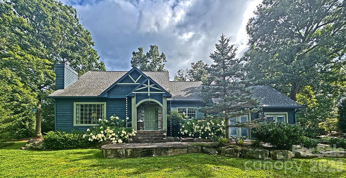 22 Bittersweet Ln., Asheville, NC 28805