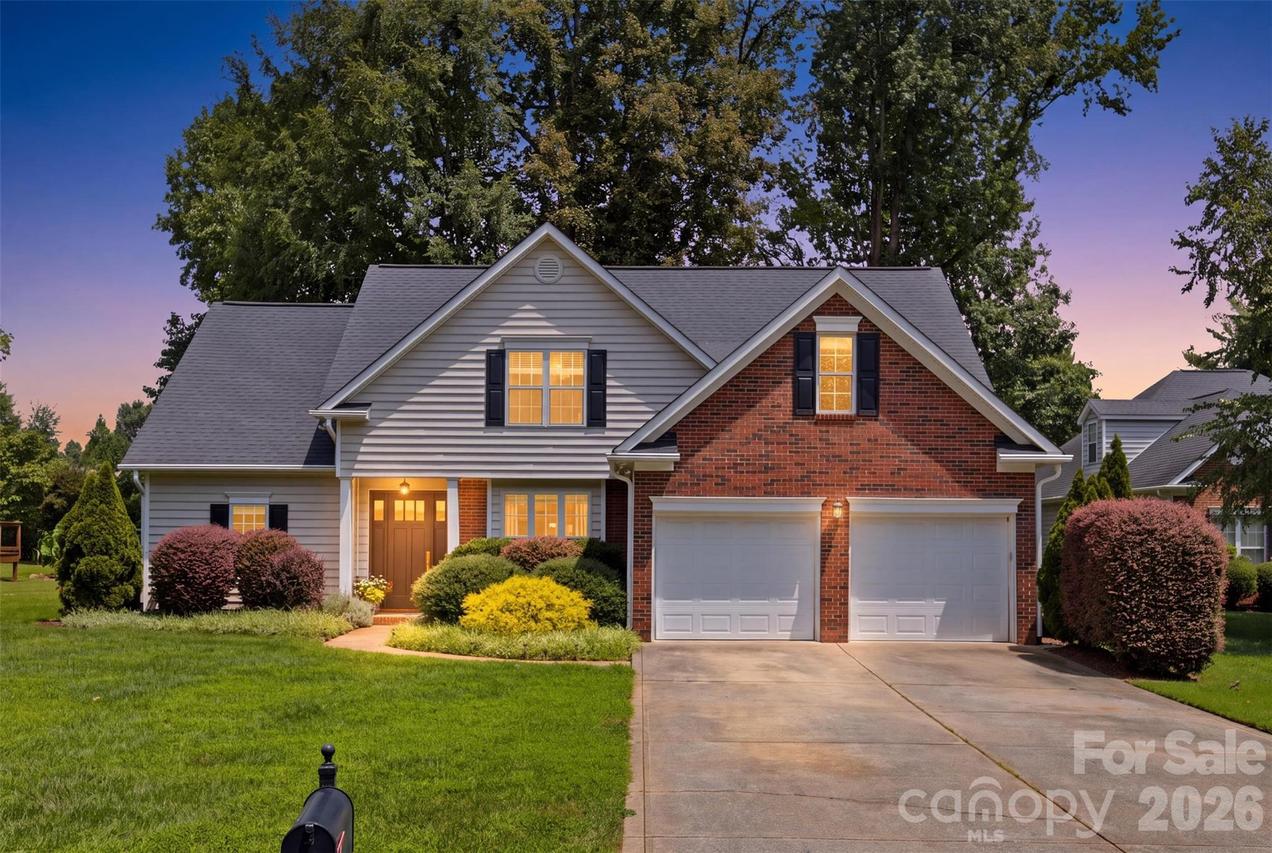 15121 Castlebridge Ln., Matthews, NC 28104