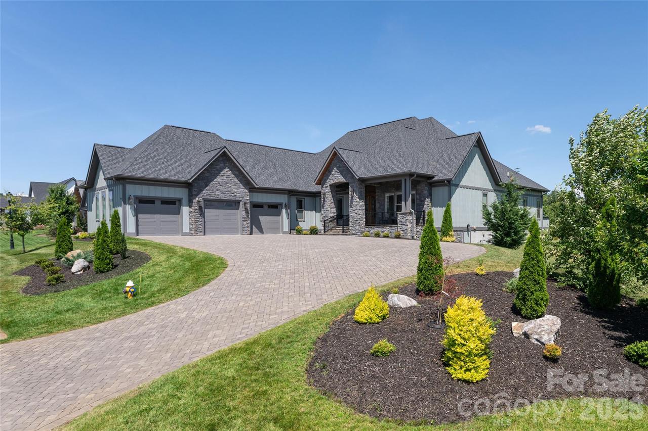 769 Daniel Circle Dr., Mills River, NC 28759