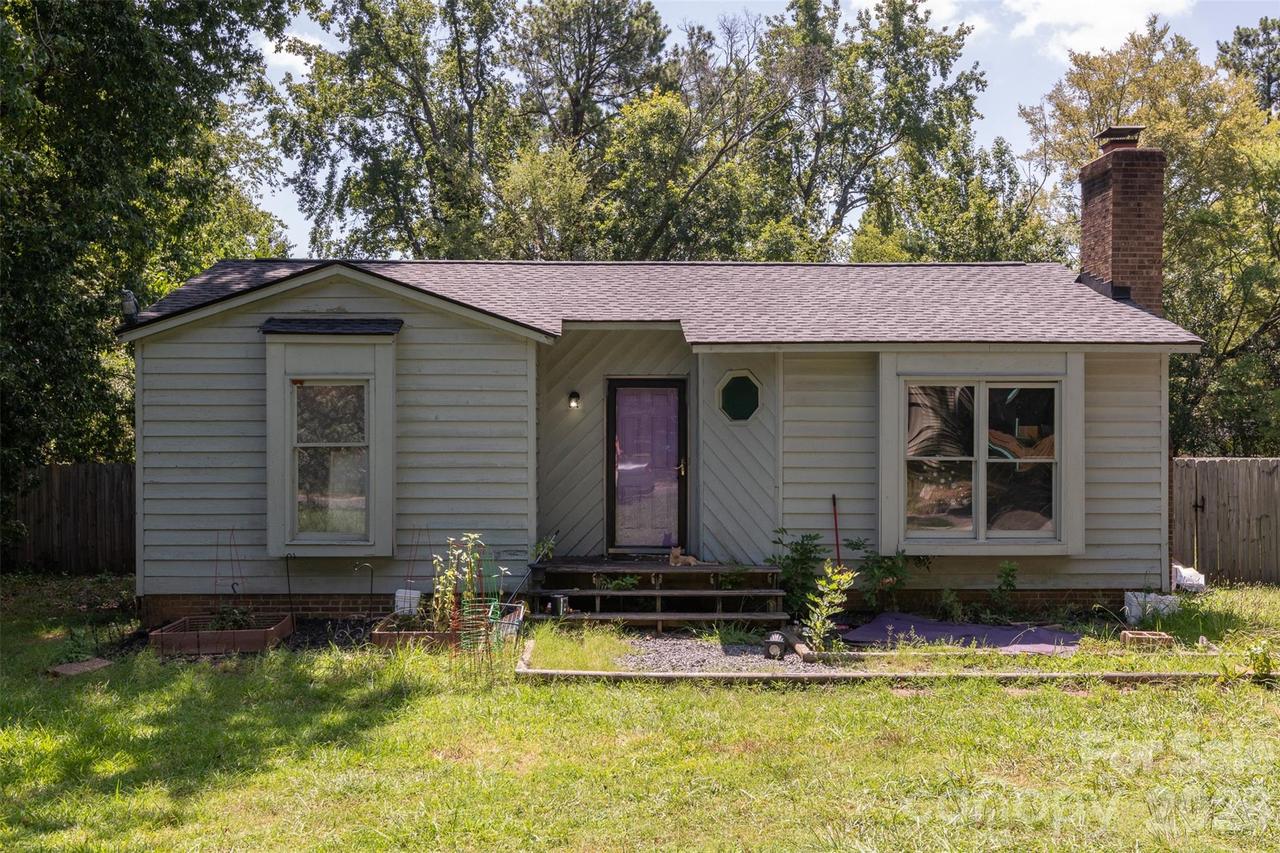 6718 Pueblo Ln., Charlotte, NC 28227