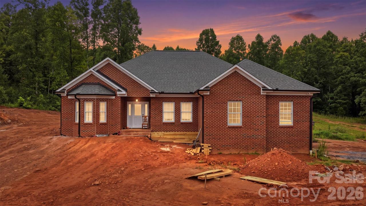 3242 Cornwell Dr., Morganton, NC 28655