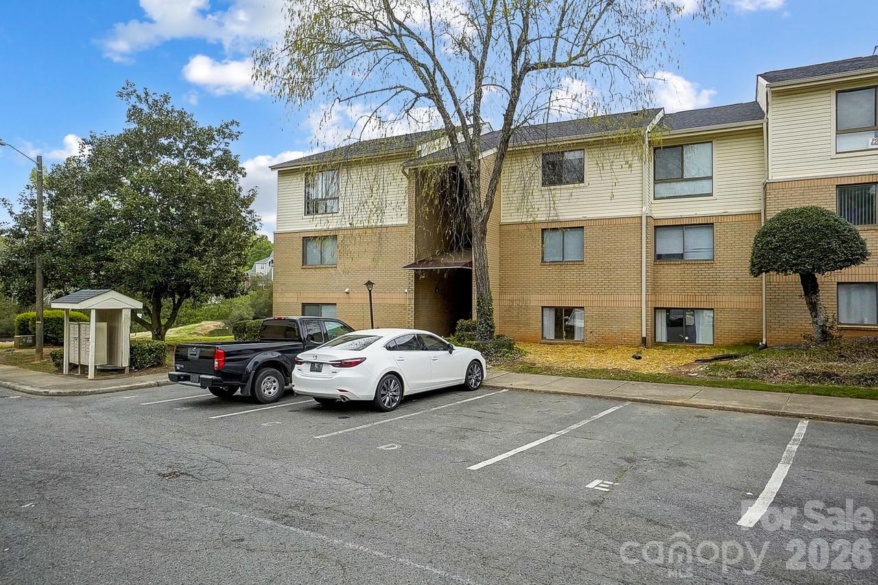 4816 Spring Lake Rd., Charlotte, NC 28212
