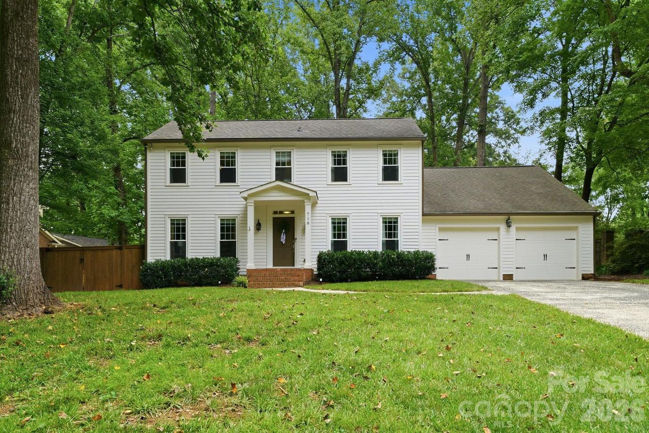 718 Ashmeade Rd., Charlotte, NC 28211