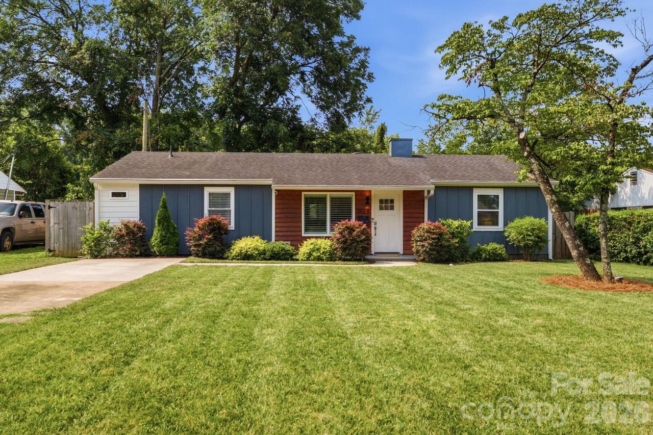 2639 Englehardt St., Charlotte, NC 28216