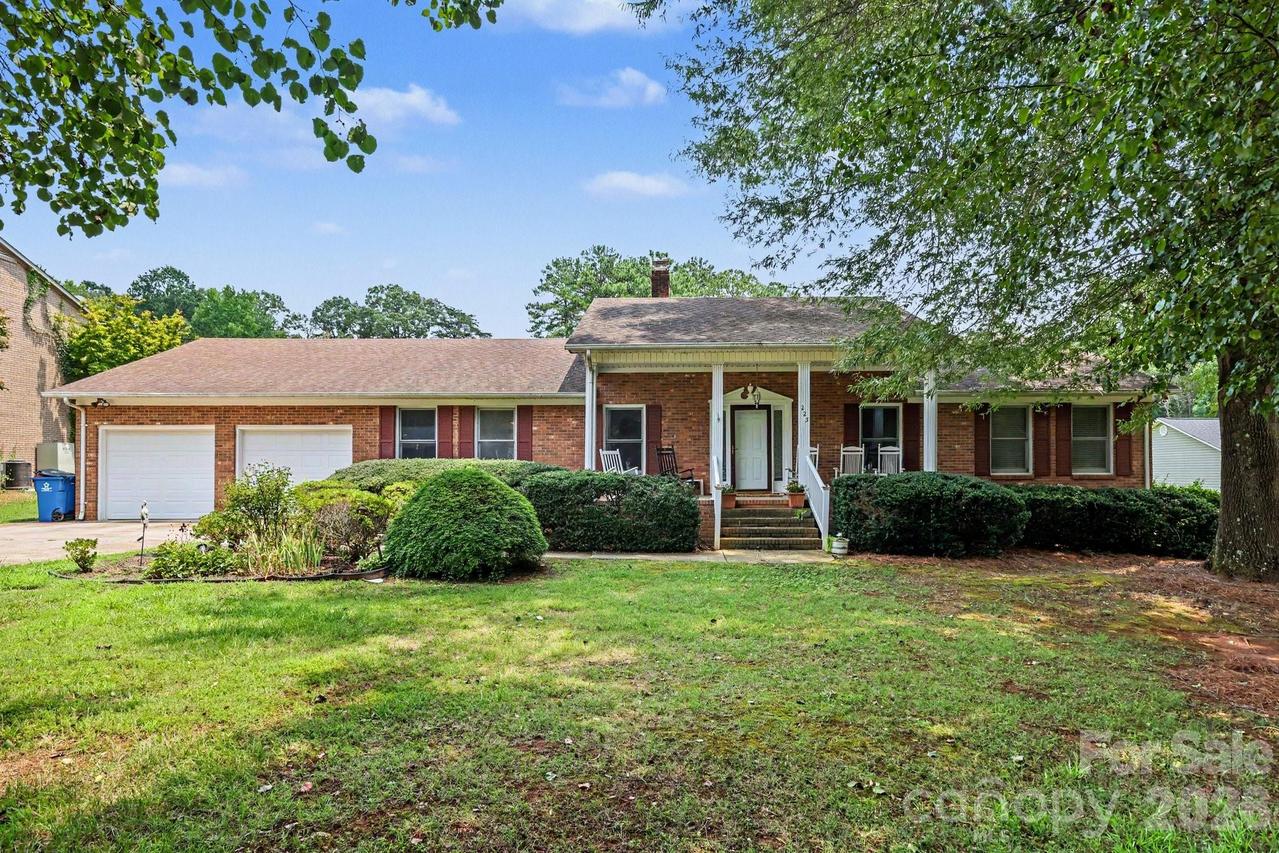 225 Roger Dr., Salisbury, NC 28147