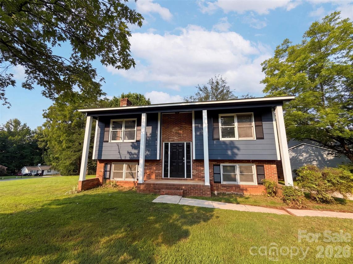 5601 Beaconsfield Rd., Charlotte, NC 28214