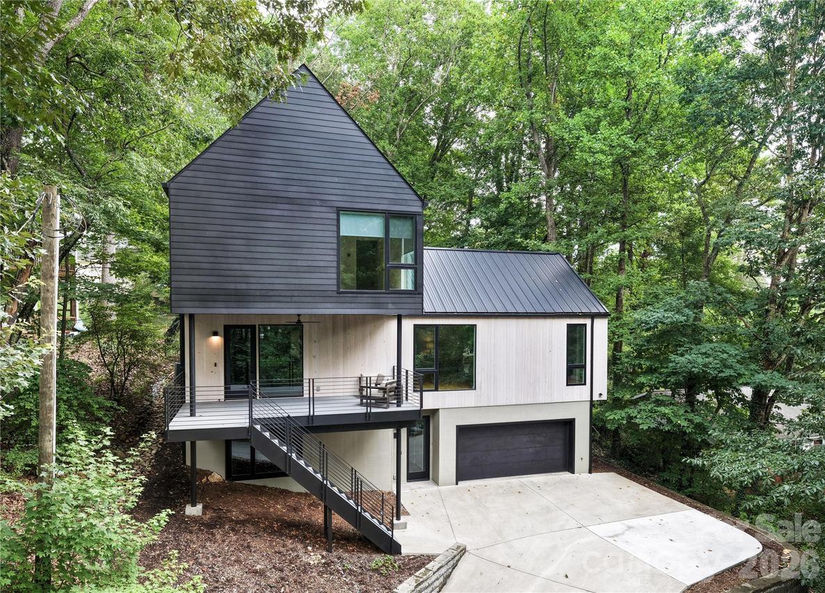 190 Rumbough Pl., Asheville, NC 28806