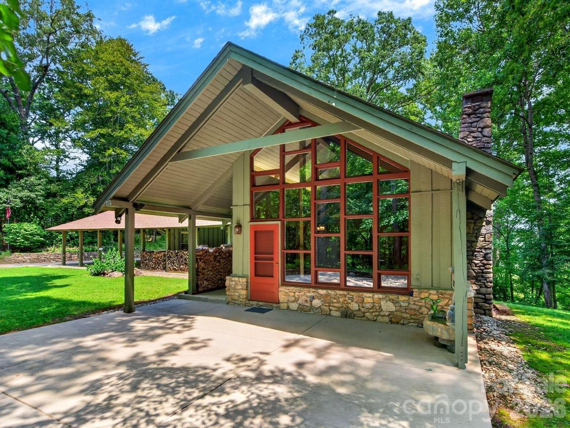 760 Glenn Bridge Rd., Arden, NC 28704