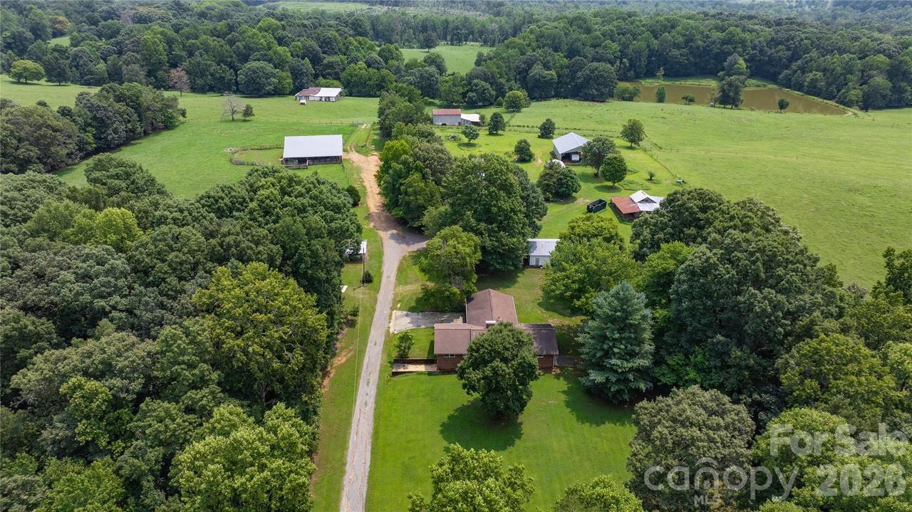 4988 Amick Ln., Liberty, NC 27298