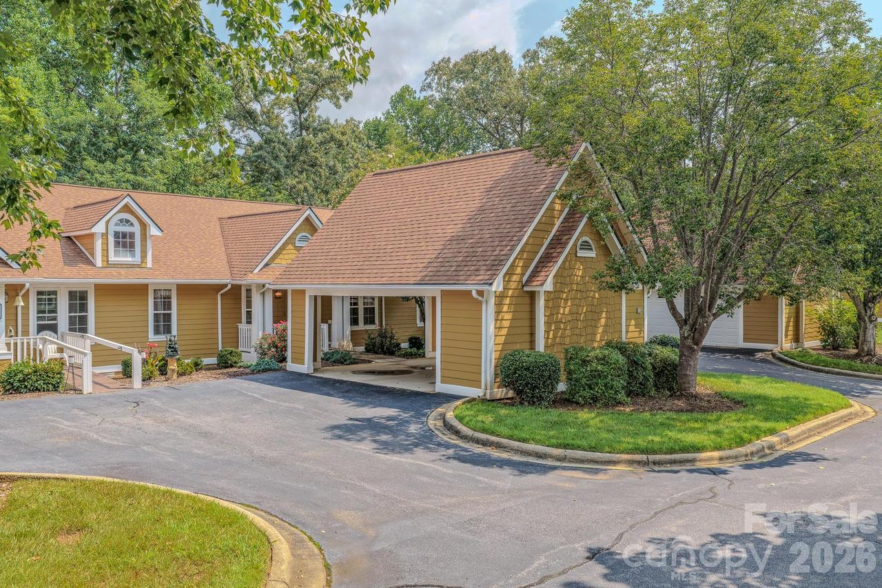 902 Woodlea Ct., Asheville, NC 28806