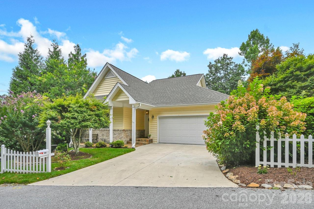 230 Carriage Summitt Way #2423, Hendersonville, NC 28791
