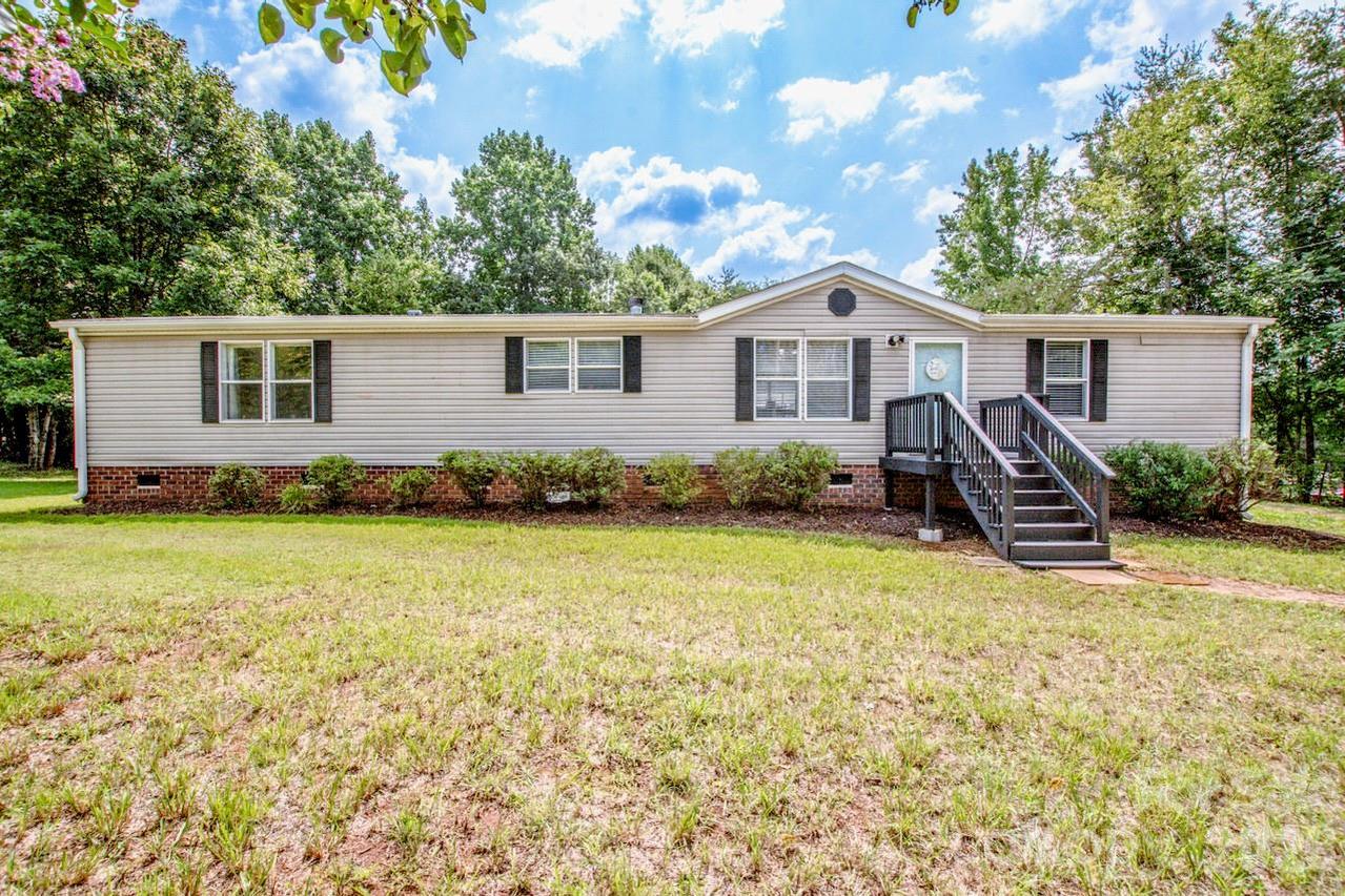 130 Gemstone Dr., Statesville, NC 28625