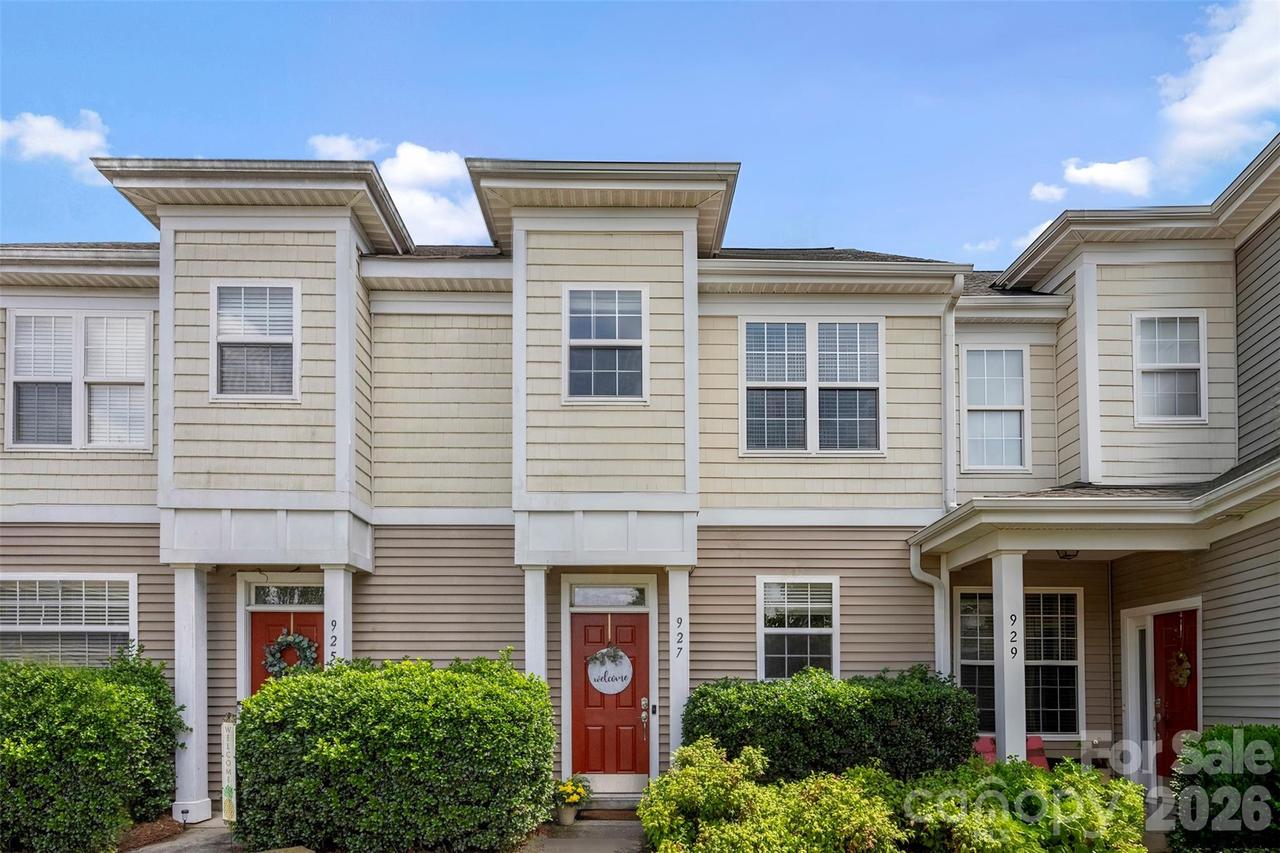 927 Claybrook Cir., Gastonia, NC 28054