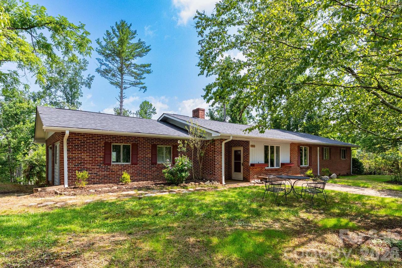 1860 Deer Park Lake Rd., Spruce Pine, NC 28777