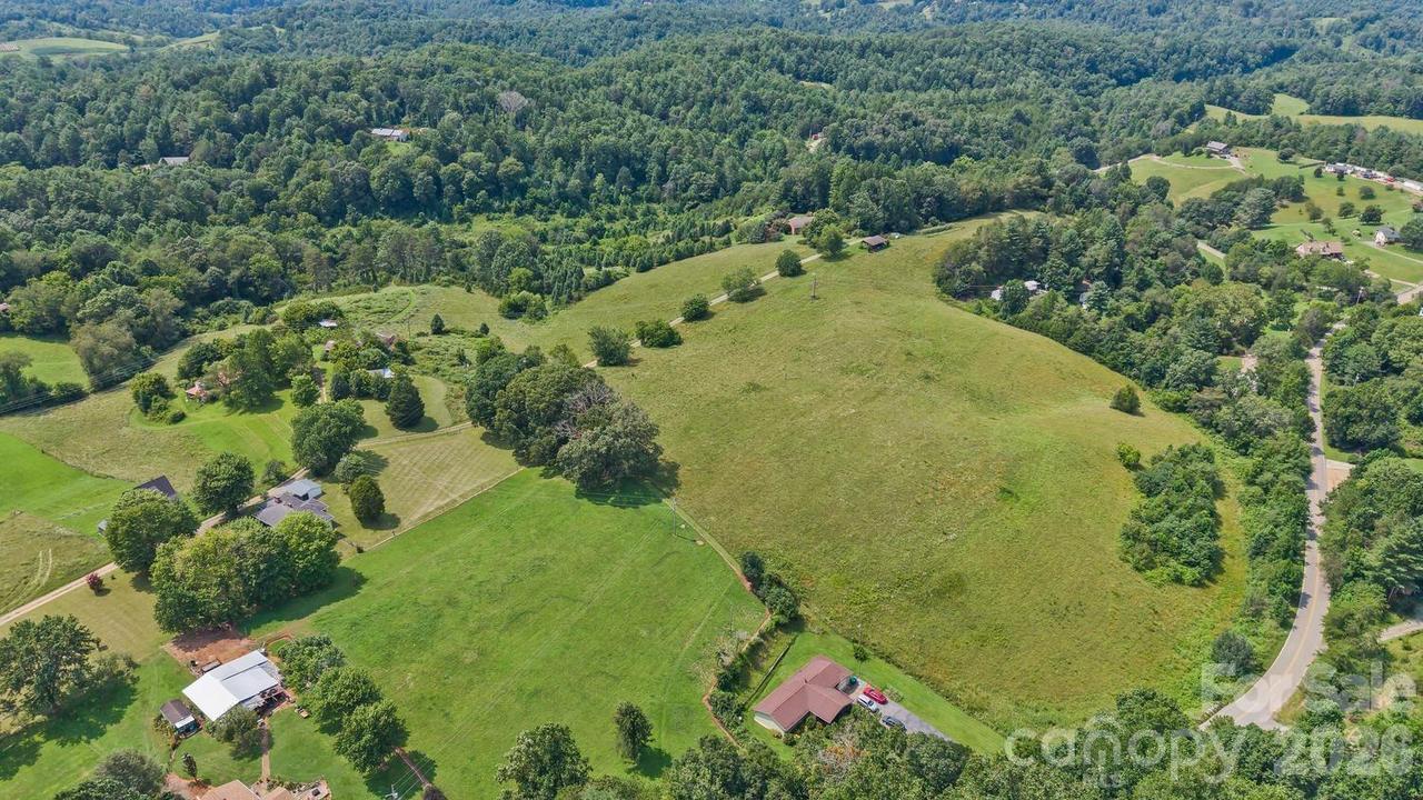 14 Rocking Chair Ln., Leicester, NC 28748