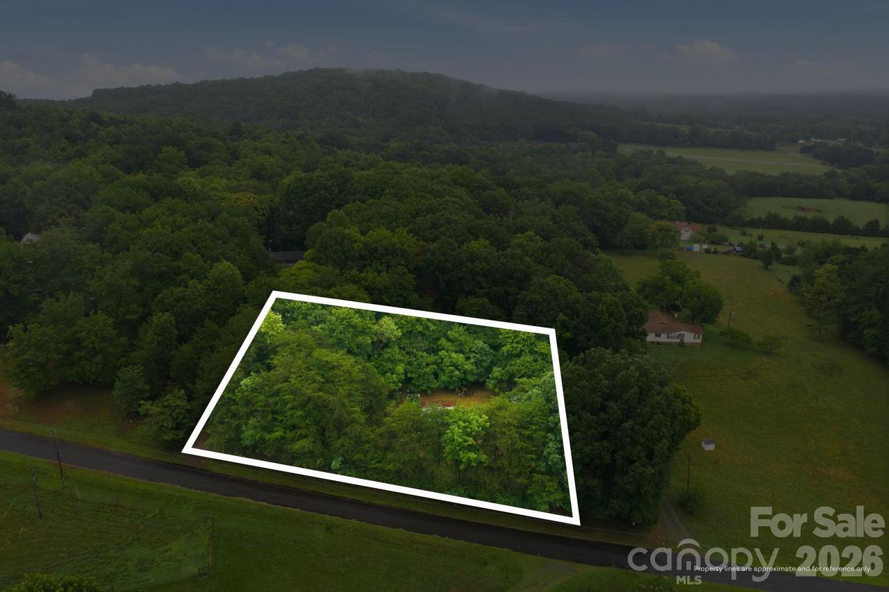 154 Beagle Ln., Statesville, NC 28625