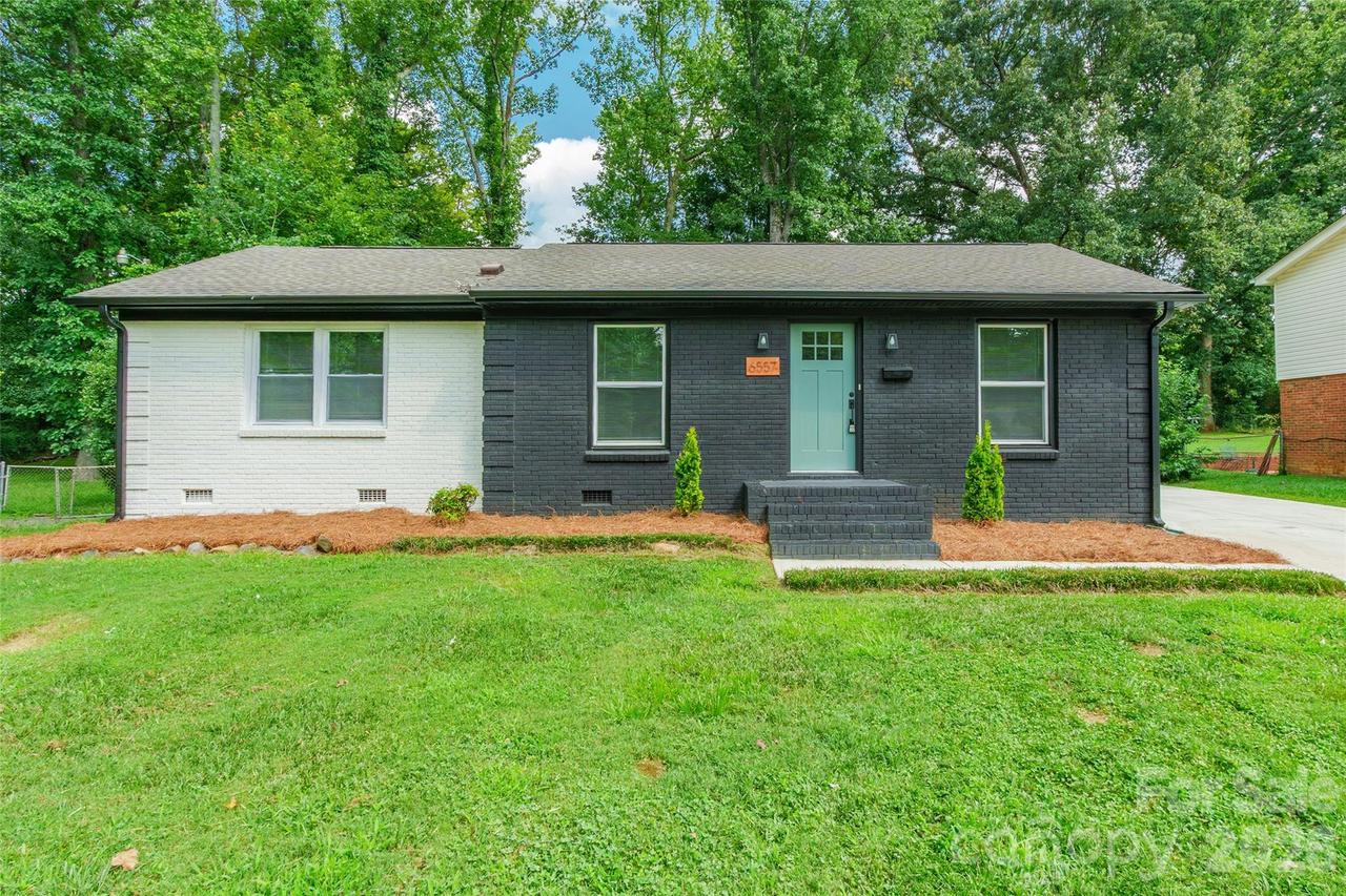 6557 Covecreek Dr., Charlotte, NC 28215