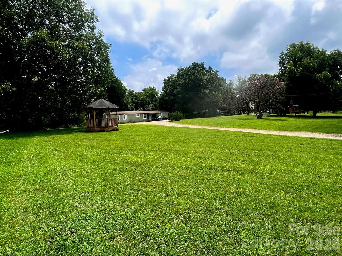109 Ray Dawn Ln., Mooresville, NC 28117