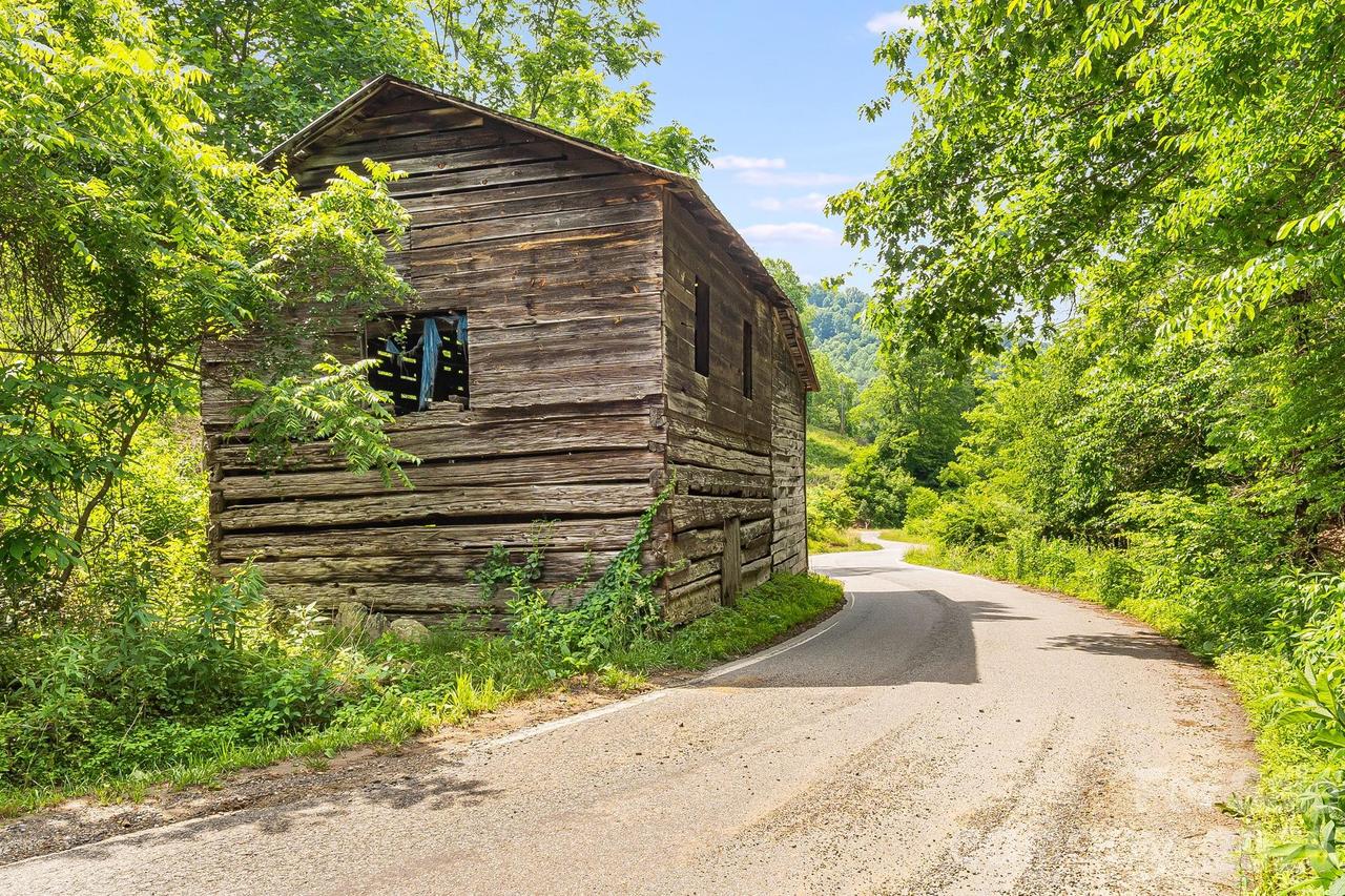 224B Allen Dr., Marshall, NC 28753