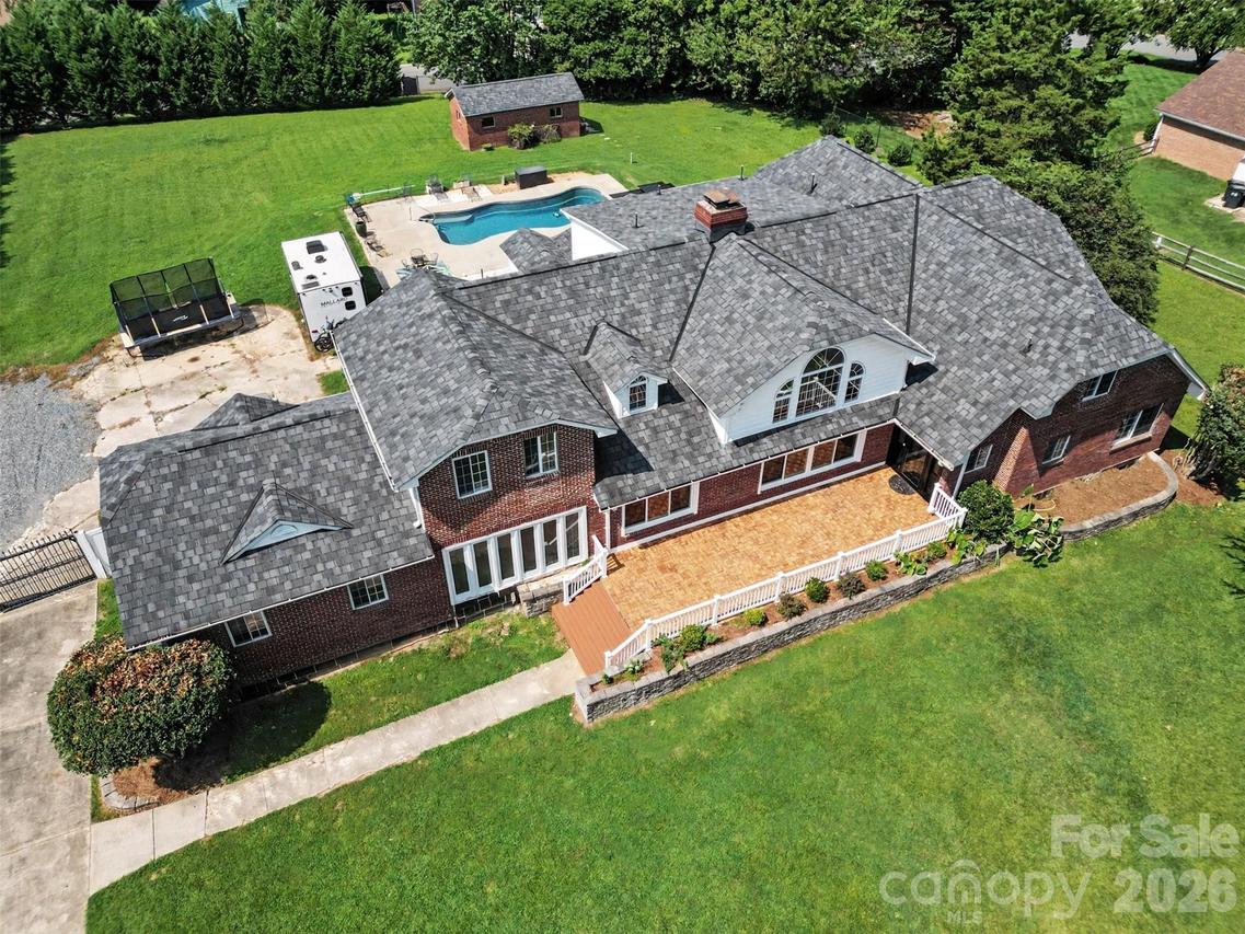 5914 Hanna Ct., Charlotte, NC 28212