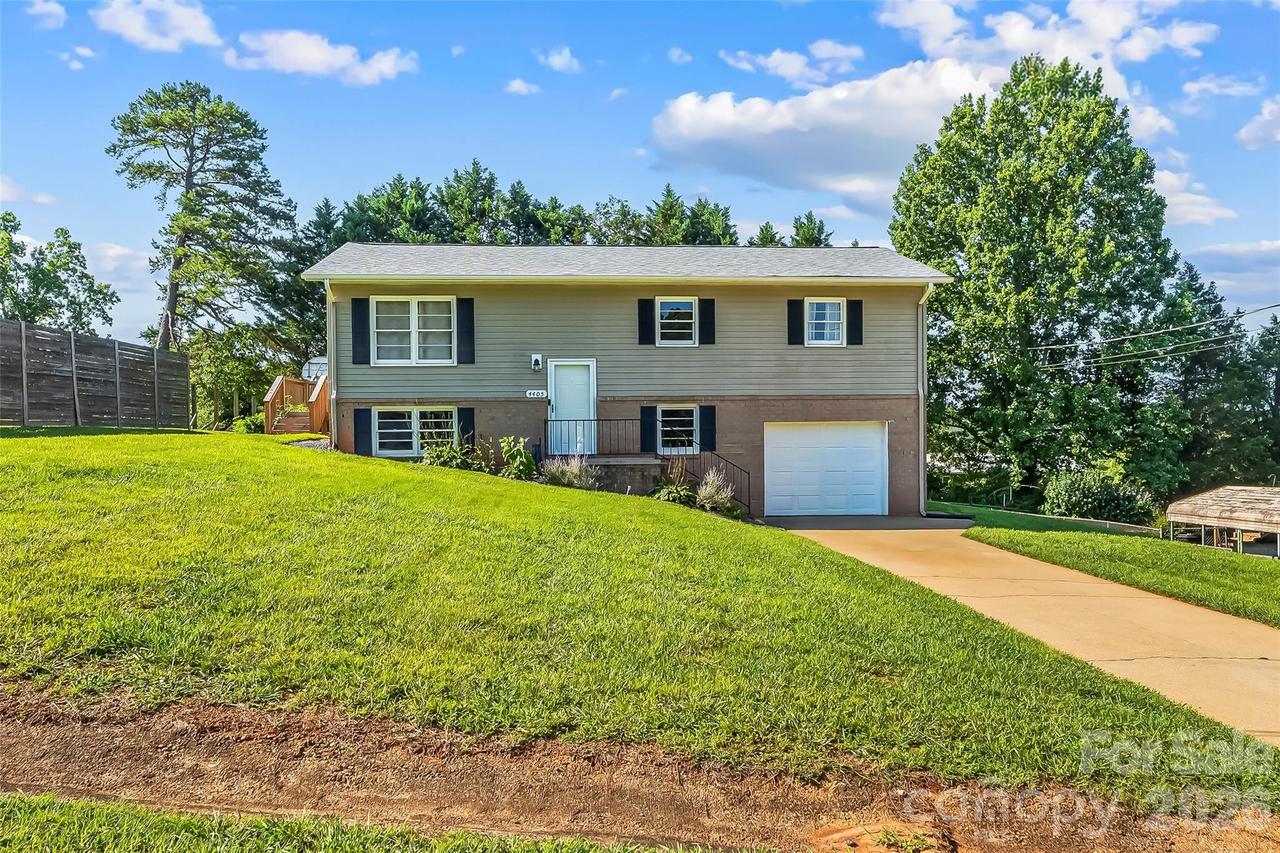 4405 Landing Ct., Hickory, NC 28602
