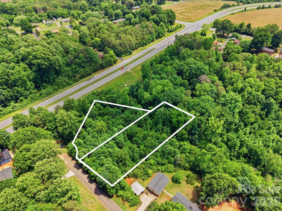 18 Easthaven Dr., Newton, NC 28658
