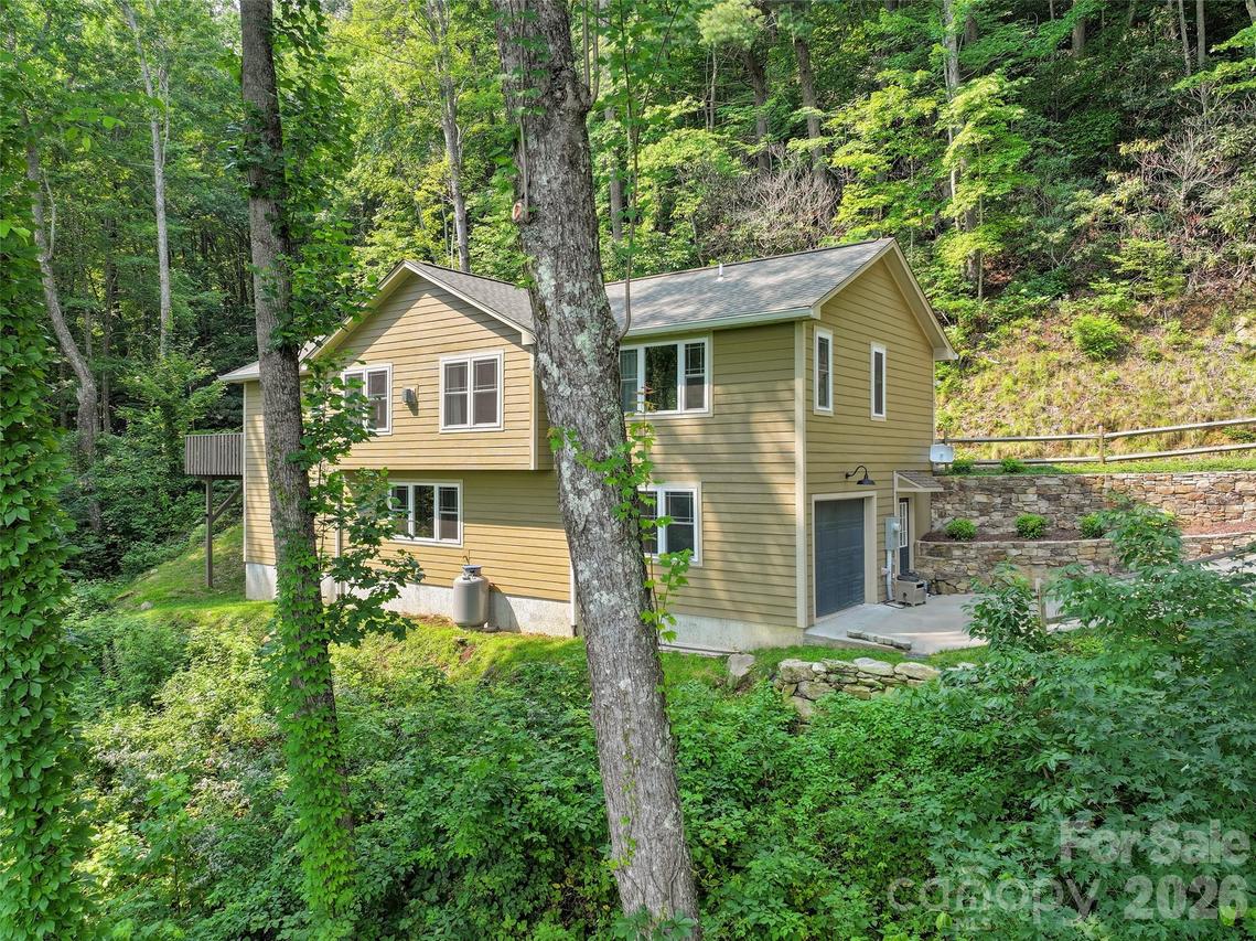 297 Triple Creek Dr., Clyde, NC 28721