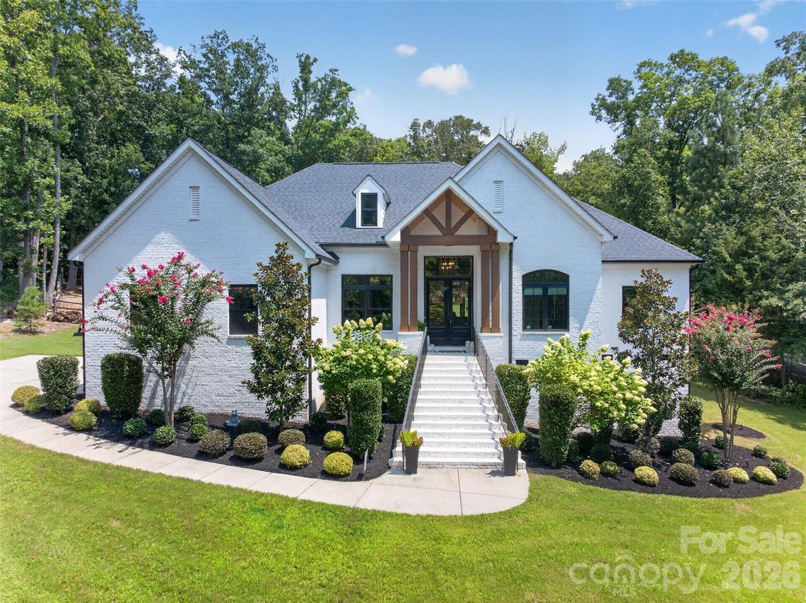 809 Woodland Forest Dr., Waxhaw, NC 28173